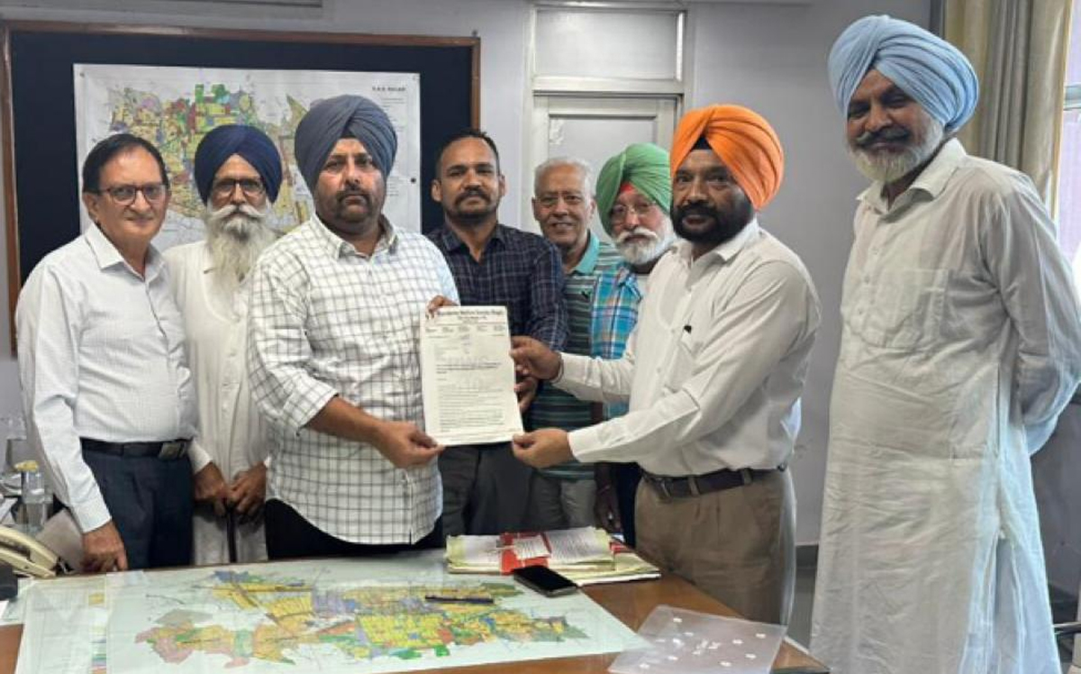 A delegation of the association met ACA Tiwana of Gamada to build roads connecting Launder to Banur from Mohali.